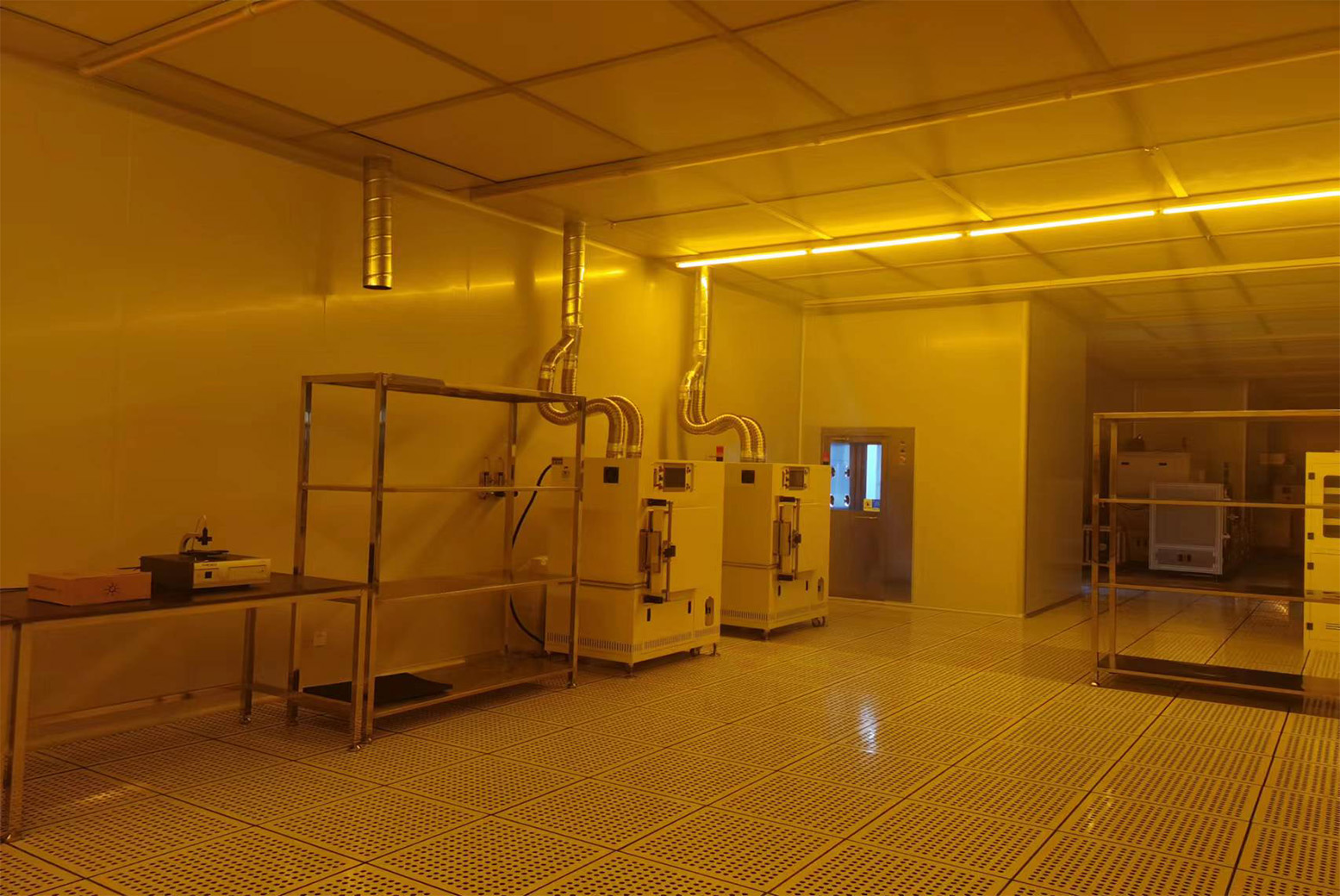 萬(wàn)級(jí)潔凈車間裝修